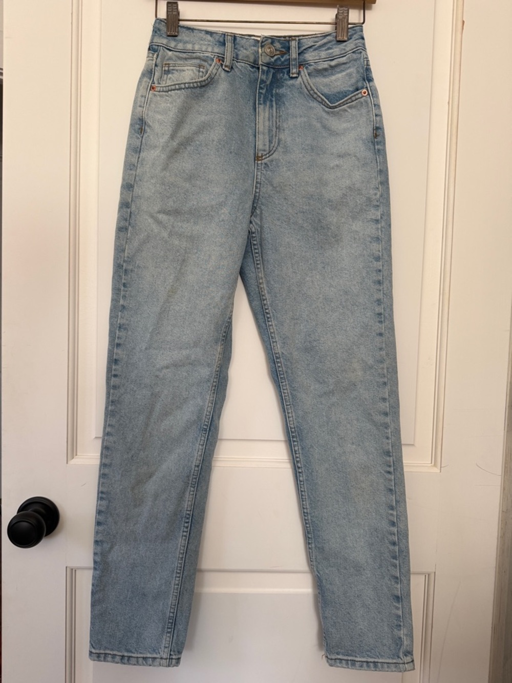 Urban Outfitters BDG High-Waisted Mom Jeans - Size 24x32 - Light Wash - long